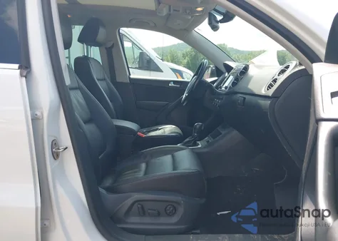 2017 Volkswagen Tiguan 2.0T Sport z USA, uszkodzony, nr VIN WVGUV7AX2HK029485